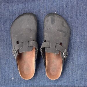 Vegan Birkenstock Boston (black)
Black Buckle Clogs